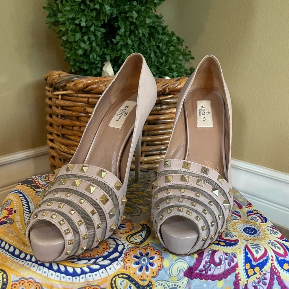 Valentino stilettos size 40